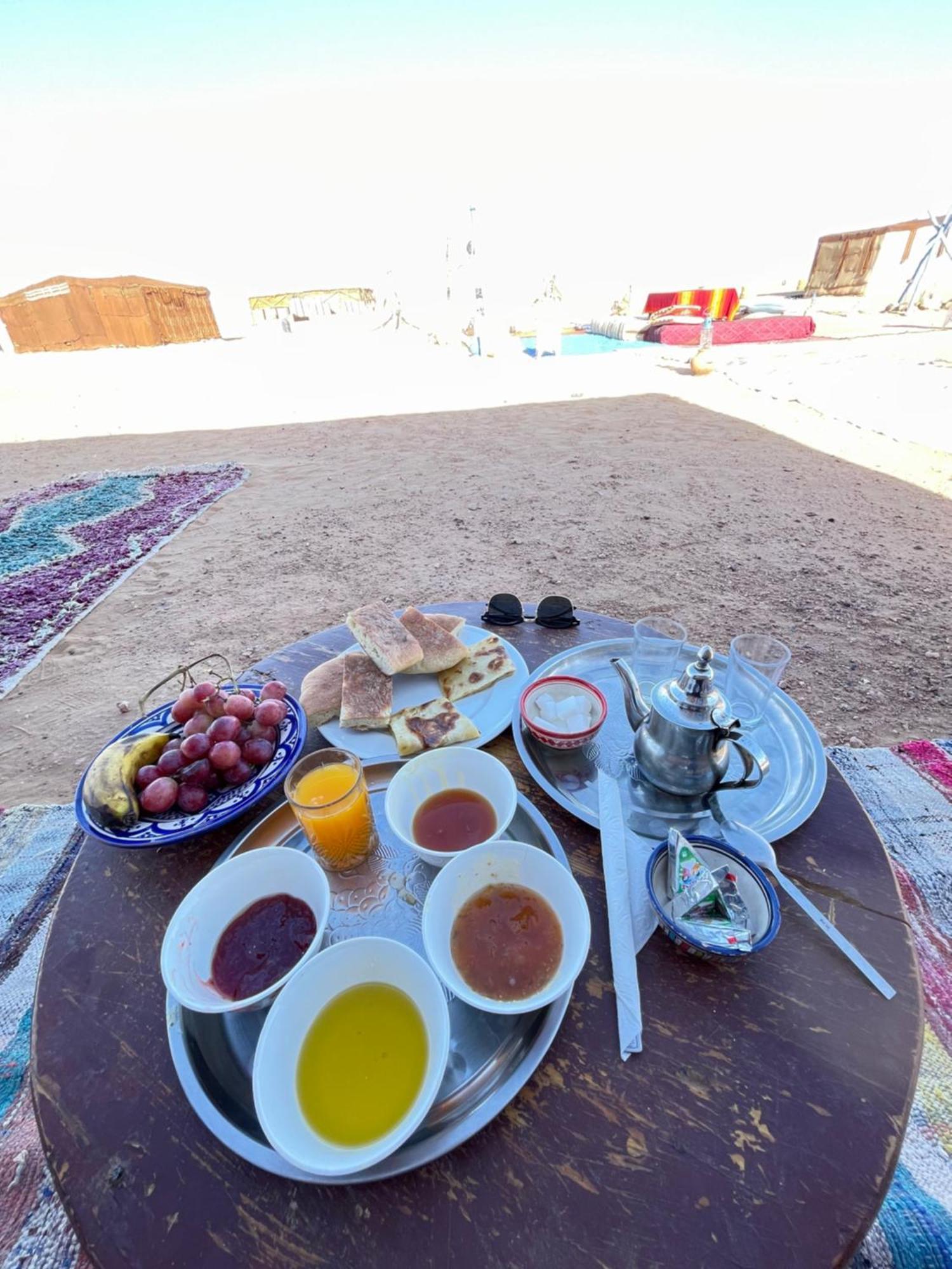 Mhamid Sahara Camp Activities - Le Chant Du Sable M'Hamid Exterior foto