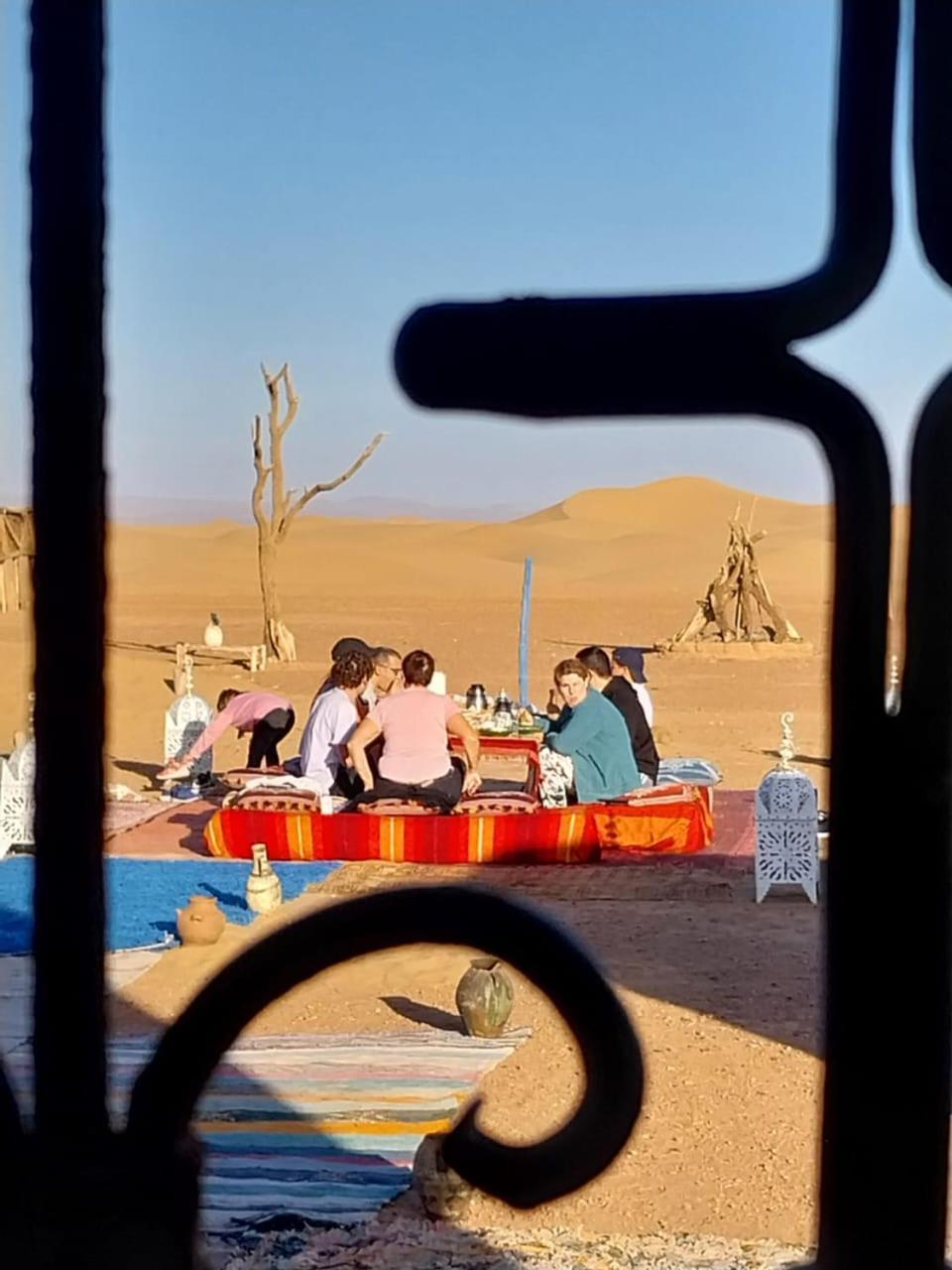 Mhamid Sahara Camp Activities - Le Chant Du Sable M'Hamid Exterior foto